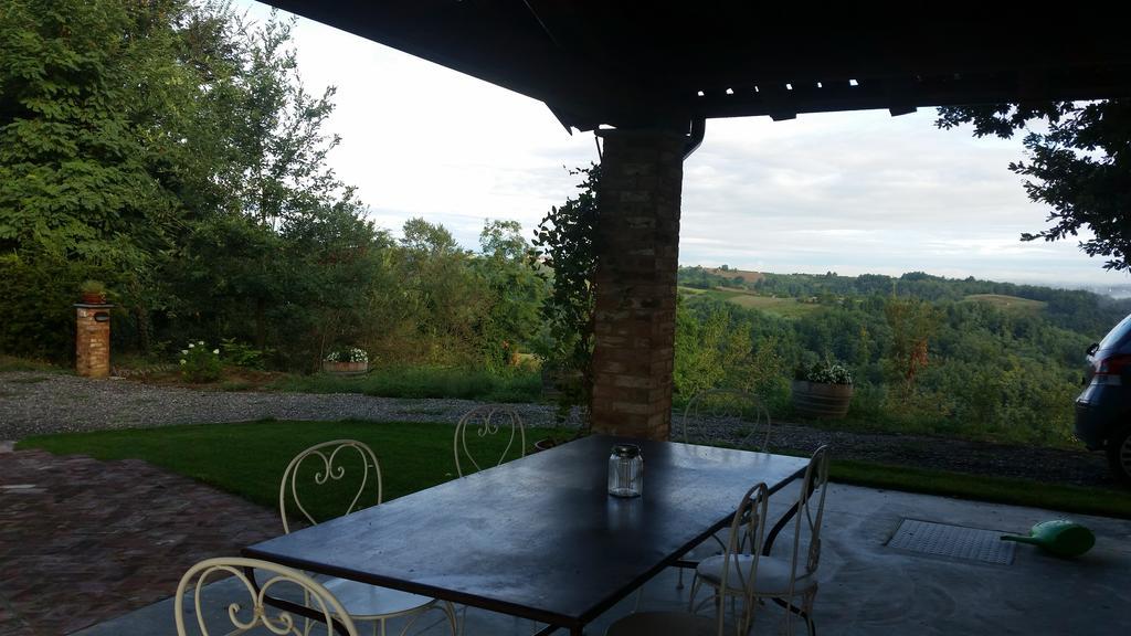 Вілла Cascina Rollone Rocchetta Tanaro Екстер'єр фото