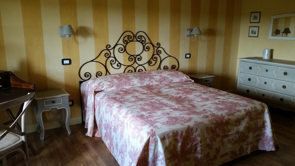 Вілла Cascina Rollone Rocchetta Tanaro Екстер'єр фото