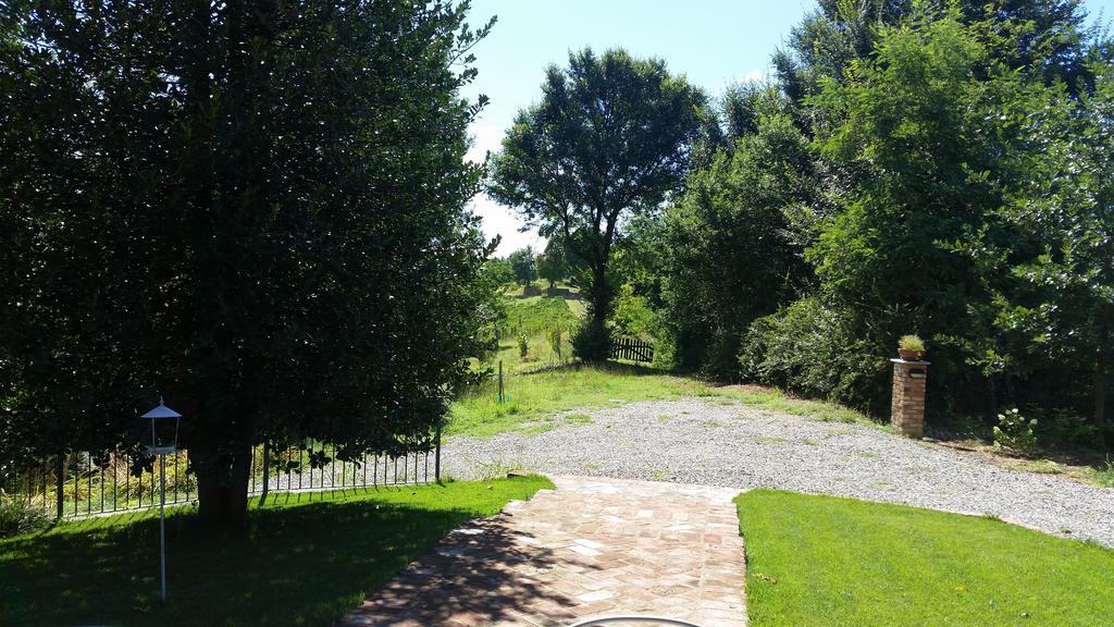 Вілла Cascina Rollone Rocchetta Tanaro Екстер'єр фото